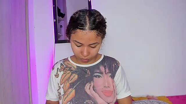 Snapshot of MELINAMARTINS chatting on 8, 5, 2026 MELINAMARTINS online show from 8, 5, 2026