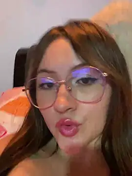 ValentinaOrtiz3 online show from 5, 3, 2025