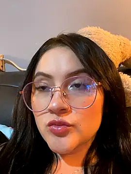 ValentinaOrtiz3 online show from 24, 9, 2025