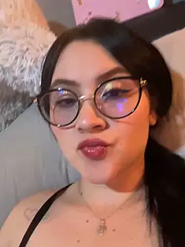 ValentinaOrtiz3 online show from 4, 3, 2026