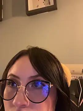 ValentinaOrtiz3 online show from 29, 4, 2026