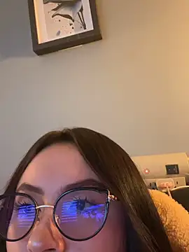 ValentinaOrtiz3 online show from 7, 5, 2026
