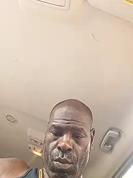 Snapshot of birdg chatting on 1, 10, 2025 birdg online show from 1, 10, 2025