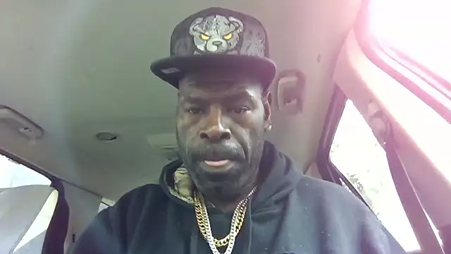 Snapshot of birdg chatting on 12, 10, 2025 birdg online show from 12, 10, 2025