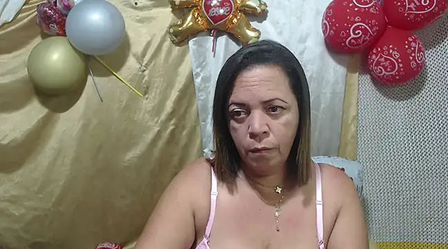 Snapshot of alina_maturehot chatting on 12, 2, 2025 alina maturehot online show from 12, 2, 2025