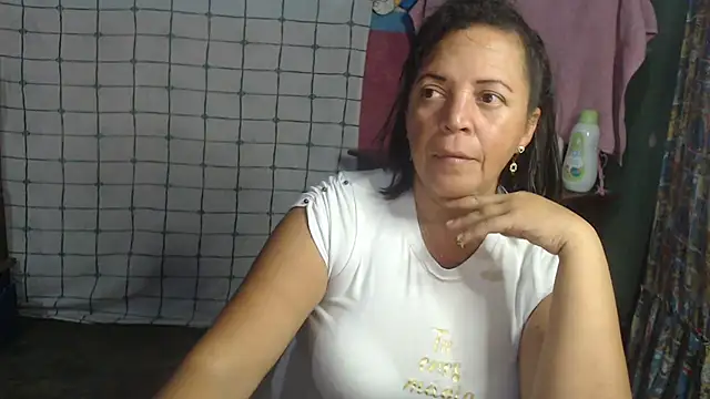 Snapshot of alina_maturehot chatting on 2, 3, 2025 alina maturehot online show from 2, 3, 2025