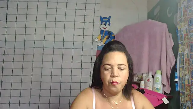 Snapshot of alina_maturehot chatting on 5, 3, 2025 alina maturehot online show from 5, 3, 2025