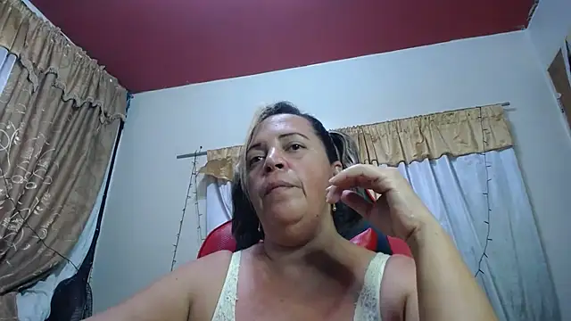 Snapshot of alina_maturehot chatting on 4, 10, 2025 alina maturehot online show from 4, 10, 2025