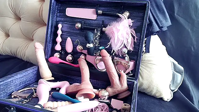 Chanel Noire online show from 2, 3, 2025