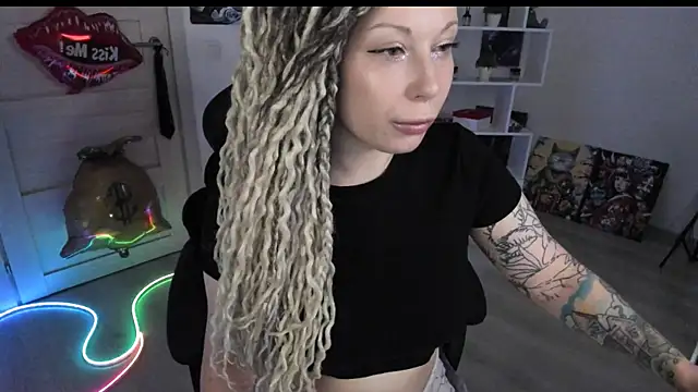 HoneySallyMoore online show from 20, 7, 2026