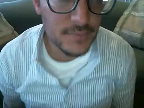 Snapshot of quitomanec chatting on 24, 11, 2025 quitomanec online show from 24, 11, 2025