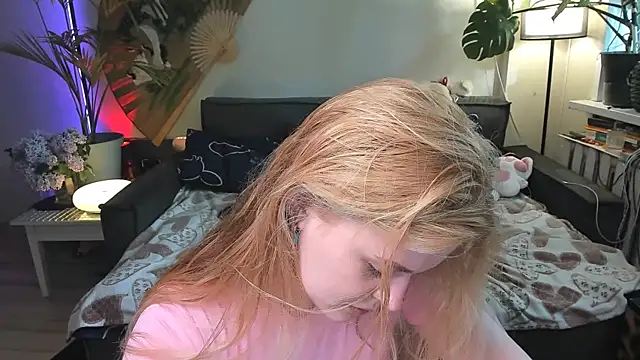 Alexa Pirs online show from 12, 5, 2026