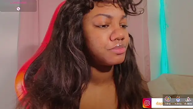 Snapshot of Daphnewalker__ chatting on 13, 2, 2026 Daphnewalker online show from 13, 2, 2026