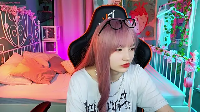 Akemi Sora  online show from 5, 3, 2025