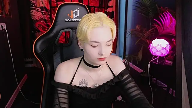 Akemi Sora  online show from 9, 3, 2025