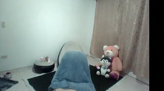 Snapshot of Hanna_latinaa chatting on 7, 3, 2025 Hanna latinaa online show from 7, 3, 2025