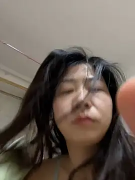 Snapshot of jinj-a chatting on 4, 3, 2025 jinj-a online show from 4, 3, 2025