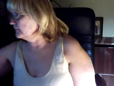 Snapshot of Violet5364 chatting on 7, 11, 2025 Violet5364 online show from 7, 11, 2025