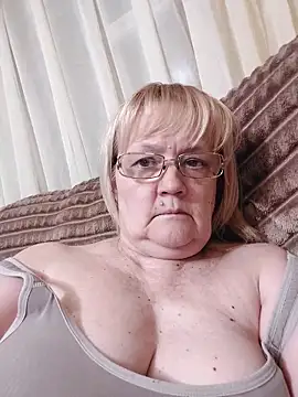 Snapshot of Violet5364 chatting on 9, 6, 2026 Violet5364 online show from 9, 6, 2026
