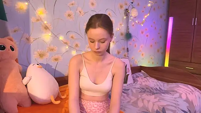 Snapshot of BeckyDwinell chatting on 13, 2, 2025 BeckyDwinell online show from 13, 2, 2025