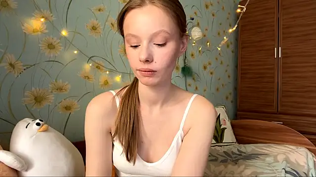 Snapshot of BeckyDwinell chatting on 1, 3, 2025 BeckyDwinell online show from 1, 3, 2025