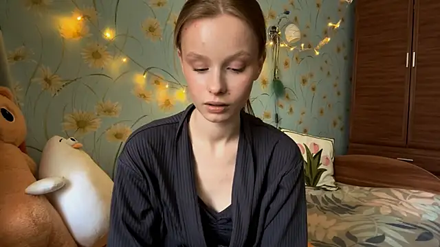 Snapshot of BeckyDwinell chatting on 7, 3, 2025 BeckyDwinell online show from 7, 3, 2025