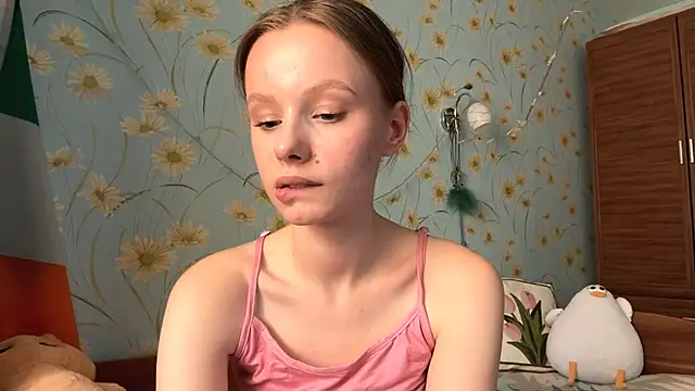 Snapshot of BeckyDwinell chatting on 22, 3, 2025 BeckyDwinell online show from 22, 3, 2025