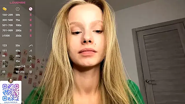 Snapshot of BeckyDwinell chatting on 18, 9, 2025 BeckyDwinell online show from 18, 9, 2025