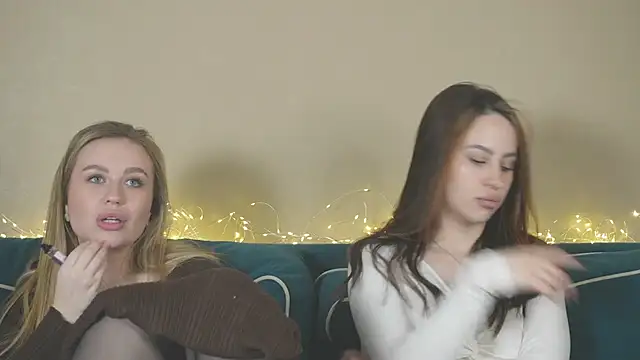 Snapshot of girlstirp chatting on 1, 3, 2025 girlstirp online show from 1, 3, 2025