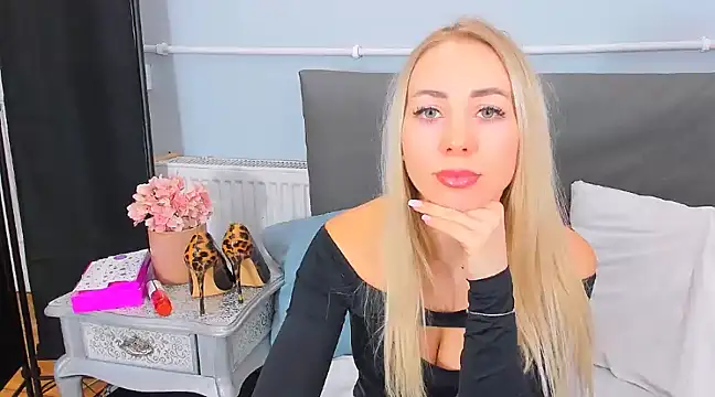 Snapshot of MargaritaRose chatting on 3, 3, 2025 MargaritaRose online show from 3, 3, 2025