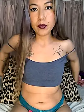 Tiff Doll online show from 27, 9, 2025