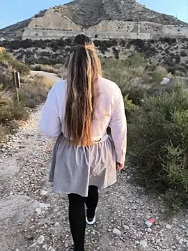 Mona Plus online show from 16, 10, 2025