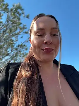 Mona Plus online show from 19, 4, 2026