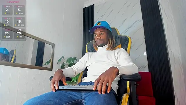 Snapshot of LooganX chatting on 17, 2, 2025 LooganX online show from 17, 2, 2025