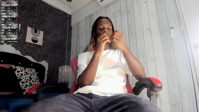 Snapshot of LooganX chatting on 21, 3, 2025 LooganX online show from 21, 3, 2025
