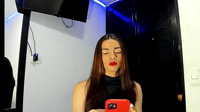 Snapshot of Dollcatalina chatting on 4, 3, 2025 Dollcatalina online show from 4, 3, 2025