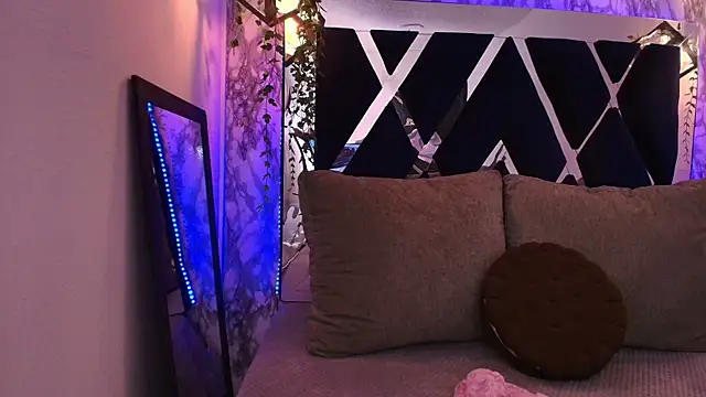 charlotte bluee online show from 12, 1, 2026