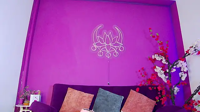 Arii moon online show from 4, 11, 2025