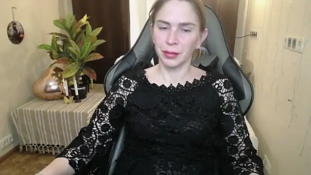 TessaDaybreak online show from 27, 2, 2025