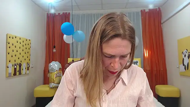 TessaDaybreak online show from 24, 9, 2025