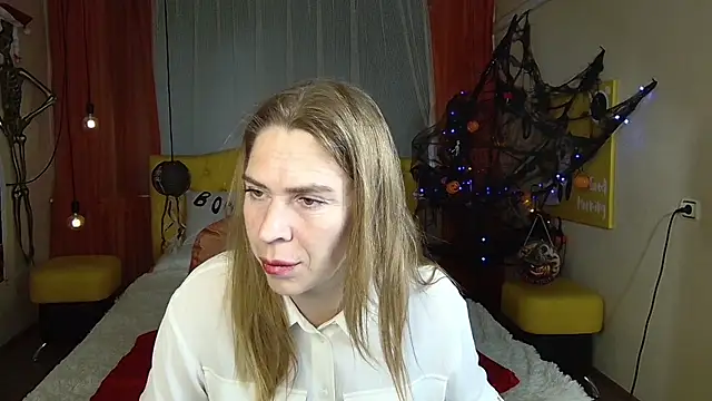 TessaDaybreak online show from 15, 10, 2025