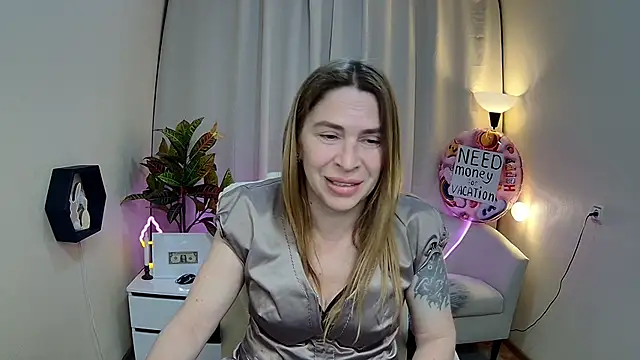 Snapshot of TessaDaybreak chatting on 22, 5, 2026 TessaDaybreak online show from 22, 5, 2026