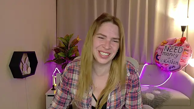 Snapshot of TessaDaybreak chatting on 25, 5, 2026 TessaDaybreak online show from 25, 5, 2026