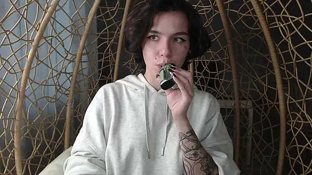 Snapshot of Anna-Sun chatting on 1, 10, 2025 Anna-Sun online show from 1, 10, 2025