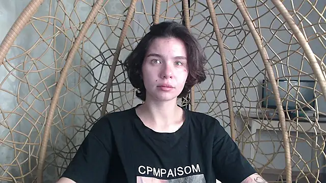 Snapshot of Anna-Sun chatting on 10, 10, 2025 Anna-Sun online show from 10, 10, 2025