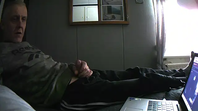 Snapshot of Teemu chatting on 19, 3, 2025 Teemu online show from 19, 3, 2025