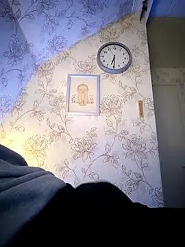 Snapshot of Teemu chatting on 6, 11, 2025 Teemu online show from 6, 11, 2025