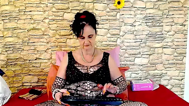 Snapshot of LuciousGrace chatting on 21, 5, 2026 LuciousGrace online show from 21, 5, 2026