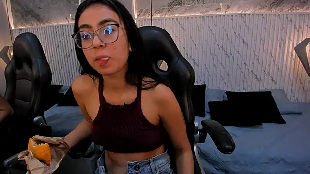 lucelly 15 online show from 28, 2, 2025