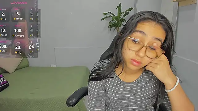 Snapshot of lucelly_15 chatting on 6, 3, 2026 lucelly 15 online show from 6, 3, 2026